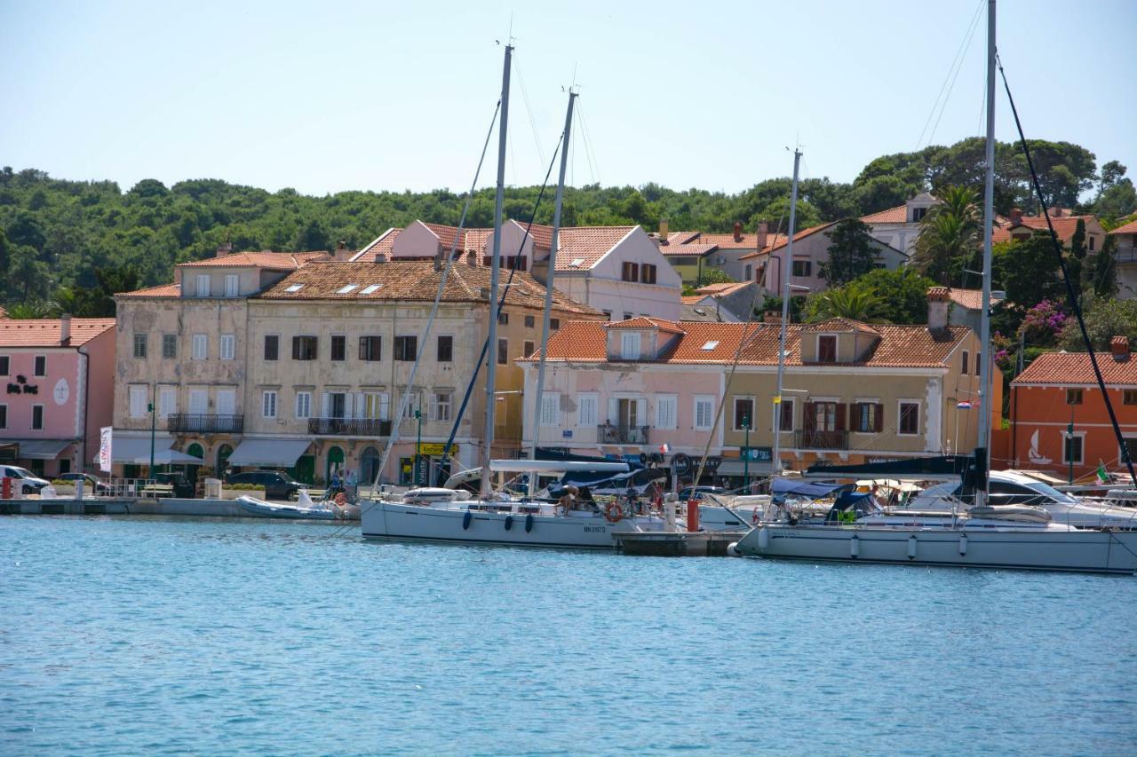 Buga In Center Of Apartment Mali Losinj